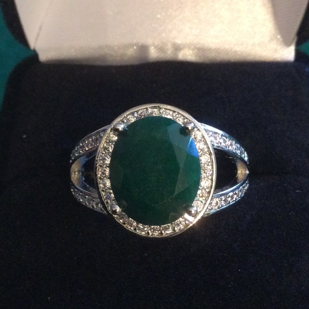 Genuine Emerald Ring - Picture 10 of 11